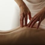 Na czym polega masaż tkanek głębokich, kto go wymyślił? Kurs masażu tkanek głębokich